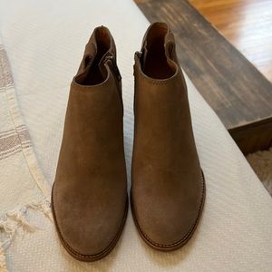 Madewell Billie boot in wet pebble suede size 7